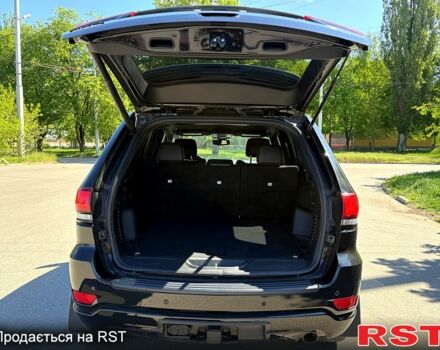 Джип Гранд Чероки 2022 в Полтаве на Automoto.ua Черный Джип Гранд Чероки, объемом двигателя 3.6 л и пробегом 43 тыс. км за 26300 $, фото 3 на Automoto.ua