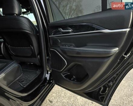 Черный Джип Гранд Чероки, объемом двигателя 2 л и пробегом 53 тыс. км за 59000 $, фото 75 на Automoto.ua