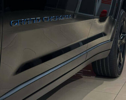 Чорний Джип Grand Cherokee, об'ємом двигуна 2 л та пробігом 6 тис. км за 57000 $, фото 8 на Automoto.ua