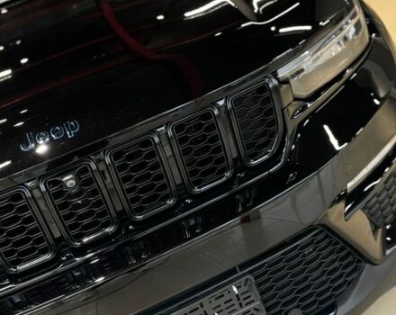Чорний Джип Grand Cherokee, об'ємом двигуна 2 л та пробігом 40 тис. км за 57000 $, фото 9 на Automoto.ua