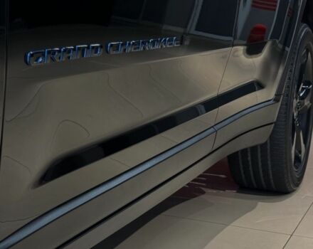 Чорний Джип Grand Cherokee, об'ємом двигуна 2 л та пробігом 40 тис. км за 57000 $, фото 4 на Automoto.ua