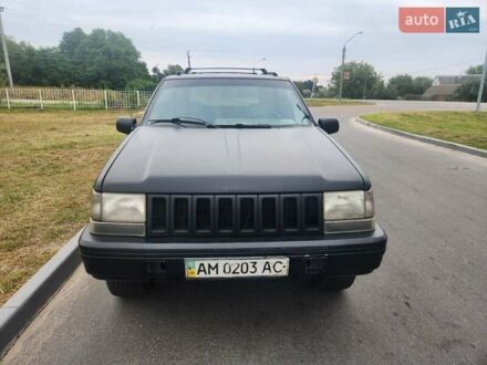 Чорний Джип Grand Cherokee, об'ємом двигуна 5.2 л та пробігом 350 тис. км за 5000 $, фото 1 на Automoto.ua