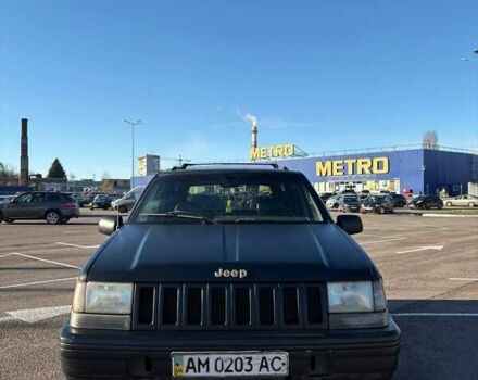 Чорний Джип Grand Cherokee, об'ємом двигуна 5.2 л та пробігом 350 тис. км за 4500 $, фото 1 на Automoto.ua
