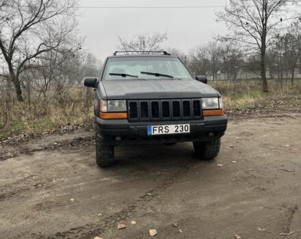 Черный Джип Гранд Чероки, объемом двигателя 2.5 л и пробегом 400 тыс. км за 2604 $, фото 1 на Automoto.ua