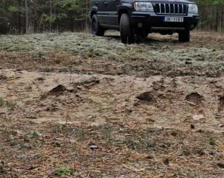 Черный Джип Гранд Чероки, объемом двигателя 2.7 л и пробегом 300 тыс. км за 5800 $, фото 1 на Automoto.ua