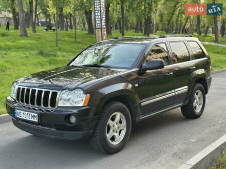 Джип Grand Cherokee 2006 у Дніпро (Дніпропетровську) на Automoto.ua Чорний Джип Grand Cherokee, об'ємом двигуна 2.99 л та пробігом 324 тис. км за 9900 $, фото 1 на Automoto.ua