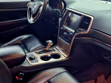 Джип Grand Cherokee 2017 у Дніпро (Дніпропетровську) на Automoto.ua Коричневий Джип Grand Cherokee, об'ємом двигуна 3.6 л та пробігом 178 тис. км за 19900 $, фото 1 на Automoto.ua