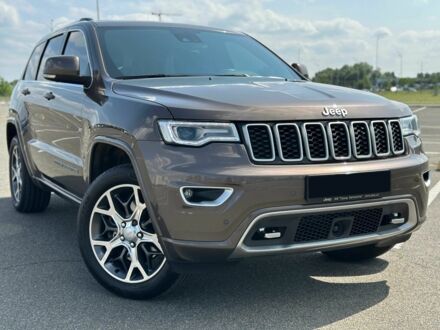 Джип Grand Cherokee 2020 у Києві на Automoto.ua Коричневий Джип Grand Cherokee, об'ємом двигуна 3 л та пробігом 86 тис. км за 35800 $, фото 1 на Automoto.ua
