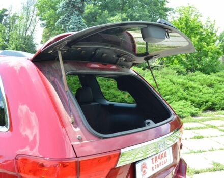 Джип Гранд Чероки 2012 в Киеве на Automoto.ua Красный Джип Гранд Чероки, объемом двигателя 0 л и пробегом 248 тыс. км за 15000 $, фото 7 на Automoto.ua