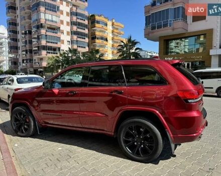 Красный Джип Гранд Чероки, объемом двигателя 2.99 л и пробегом 94 тыс. км за 25000 $, фото 2 на Automoto.ua