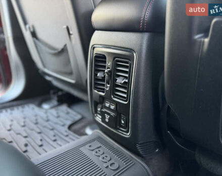 Червоний Джип Grand Cherokee, об'ємом двигуна 5.65 л та пробігом 99 тис. км за 33700 $, фото 46 на Automoto.ua