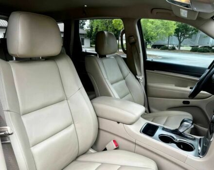 Джип Гранд Чероки 2019 в Ровно на Automoto.ua Красный Джип Гранд Чероки, объемом двигателя 3.6 л и пробегом 33 тыс. км за 14000 $, фото 9 на Automoto.ua