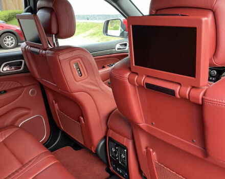 Красный Джип Гранд Чероки, объемом двигателя 6.2 л и пробегом 5 тыс. км за 99999 $, фото 11 на Automoto.ua