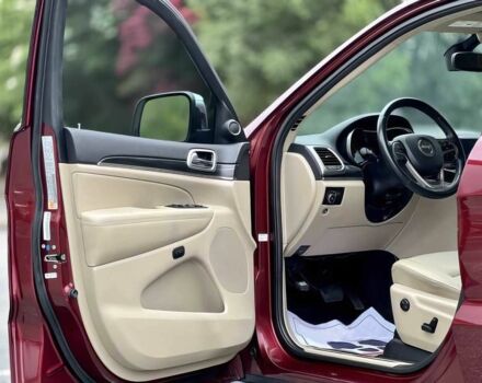 Джип Гранд Чероки 2019 в Ровно на Automoto.ua Красный Джип Гранд Чероки, объемом двигателя 3.6 л и пробегом 33 тыс. км за 14000 $, фото 11 на Automoto.ua