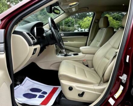 Джип Гранд Чероки 2019 в Ровно на Automoto.ua Красный Джип Гранд Чероки, объемом двигателя 3.6 л и пробегом 33 тыс. км за 14000 $, фото 12 на Automoto.ua