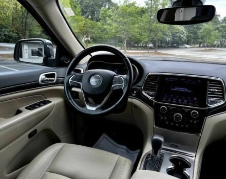 Джип Гранд Чероки 2019 в Ровно на Automoto.ua Красный Джип Гранд Чероки, объемом двигателя 3.6 л и пробегом 33 тыс. км за 14000 $, фото 16 на Automoto.ua