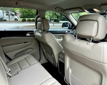 Джип Гранд Чероки 2019 в Ровно на Automoto.ua Красный Джип Гранд Чероки, объемом двигателя 3.6 л и пробегом 33 тыс. км за 14000 $, фото 20 на Automoto.ua