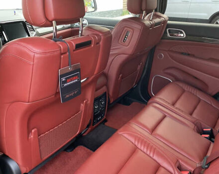 Красный Джип Гранд Чероки, объемом двигателя 6.2 л и пробегом 5 тыс. км за 99999 $, фото 10 на Automoto.ua