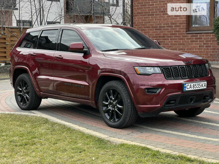 Червоний Джип Grand Cherokee, об'ємом двигуна 3.6 л та пробігом 26 тис. км за 31000 $, фото 1 на Automoto.ua