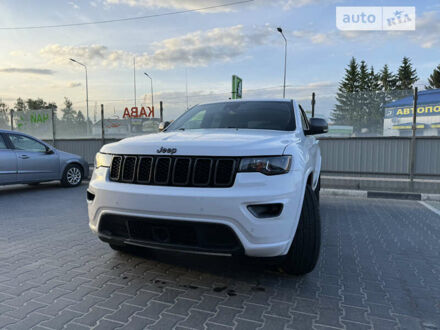 Джип Grand Cherokee 2021 у Тернополі на Automoto.ua Джип Grand Cherokee, об'ємом двигуна 3.6 л та пробігом 110 тис. км за 28990 $, фото 1 на Automoto.ua