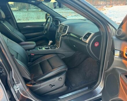 Серый Джип Гранд Чероки, объемом двигателя 3 л и пробегом 266 тыс. км за 21000 $, фото 5 на Automoto.ua