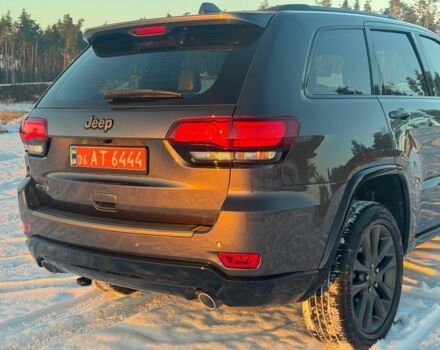 Серый Джип Гранд Чероки, объемом двигателя 3 л и пробегом 266 тыс. км за 21000 $, фото 4 на Automoto.ua