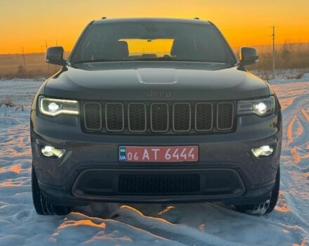 Серый Джип Гранд Чероки, объемом двигателя 3 л и пробегом 266 тыс. км за 21000 $, фото 2 на Automoto.ua