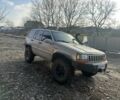 Сірий Джип Grand Cherokee, об'ємом двигуна 5.2 л та пробігом 350 тис. км за 6000 $, фото 1 на Automoto.ua