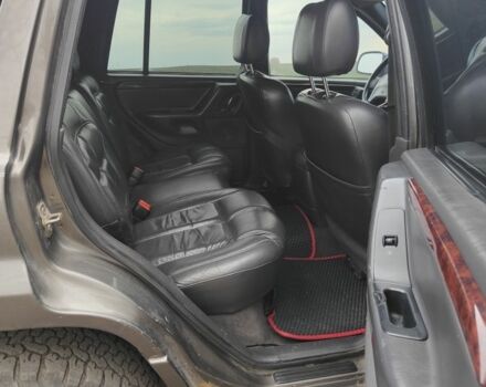 Сірий Джип Grand Cherokee, об'ємом двигуна 3.1 л та пробігом 300 тис. км за 3500 $, фото 2 на Automoto.ua