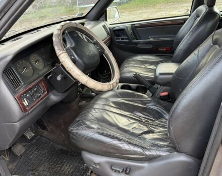 Серый Джип Гранд Чероки, объемом двигателя 3 л и пробегом 280 тыс. км за 3000 $, фото 6 на Automoto.ua