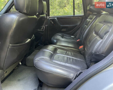 Серый Джип Гранд Чероки, объемом двигателя 4.7 л и пробегом 250 тыс. км за 9999 $, фото 14 на Automoto.ua