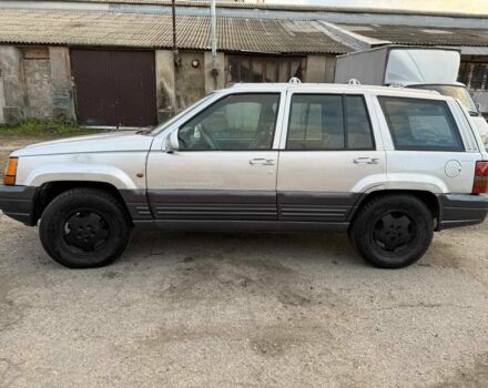 Сірий Джип Grand Cherokee, об'ємом двигуна 2.5 л та пробігом 280 тис. км за 2700 $, фото 1 на Automoto.ua