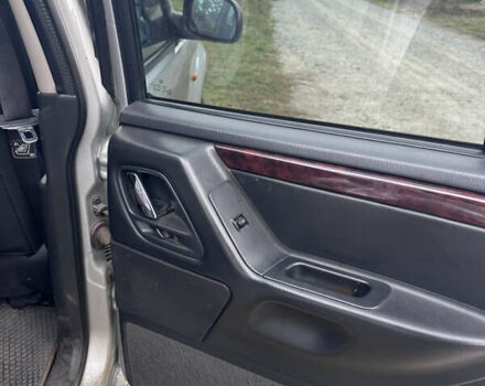 Серый Джип Гранд Чероки, объемом двигателя 2.69 л и пробегом 331 тыс. км за 9200 $, фото 13 на Automoto.ua