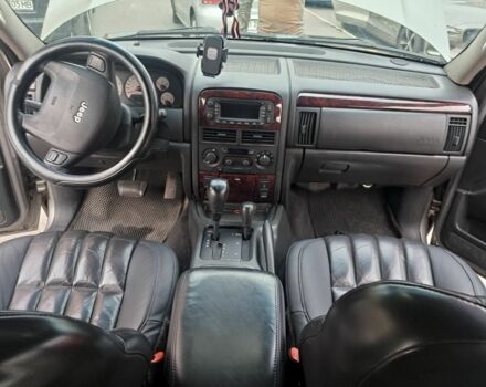 Сірий Джип Grand Cherokee, об'ємом двигуна 0 л та пробігом 300 тис. км за 3000 $, фото 4 на Automoto.ua