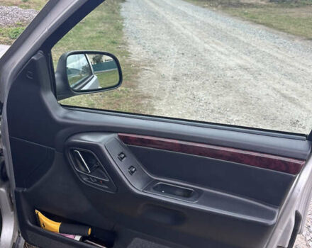 Серый Джип Гранд Чероки, объемом двигателя 2.69 л и пробегом 331 тыс. км за 9200 $, фото 14 на Automoto.ua