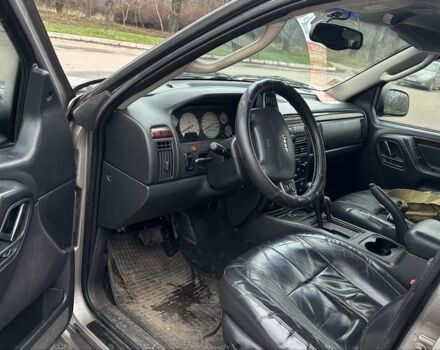 Серый Джип Гранд Чероки, объемом двигателя 0 л и пробегом 320 тыс. км за 4500 $, фото 5 на Automoto.ua