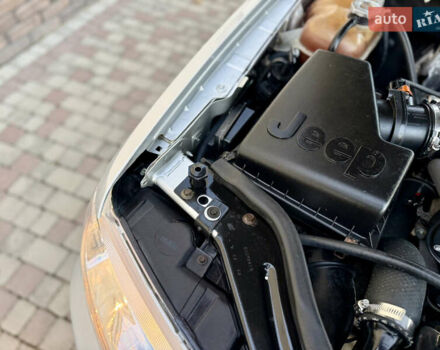Серый Джип Гранд Чероки, объемом двигателя 2.69 л и пробегом 265 тыс. км за 9700 $, фото 22 на Automoto.ua