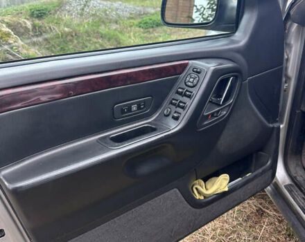 Серый Джип Гранд Чероки, объемом двигателя 2.69 л и пробегом 331 тыс. км за 9200 $, фото 8 на Automoto.ua