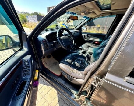 Серый Джип Гранд Чероки, объемом двигателя 3 л и пробегом 240 тыс. км за 3700 $, фото 5 на Automoto.ua