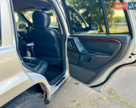 Сірий Джип Grand Cherokee, об'ємом двигуна 2.69 л та пробігом 343 тис. км за 7999 $, фото 39 на Automoto.ua