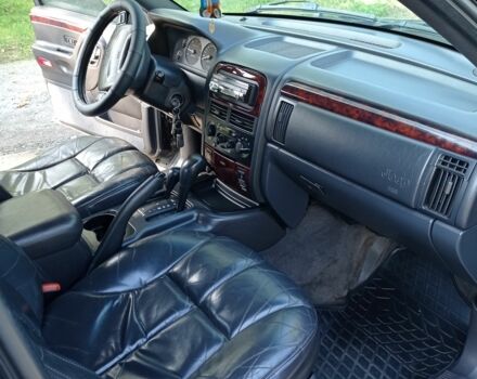 Сірий Джип Grand Cherokee, об'ємом двигуна 3 л та пробігом 291 тис. км за 3700 $, фото 7 на Automoto.ua