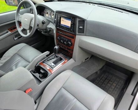 Серый Джип Гранд Чероки, объемом двигателя 3 л и пробегом 258 тыс. км за 4000 $, фото 4 на Automoto.ua