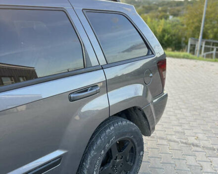 Серый Джип Гранд Чероки, объемом двигателя 2.99 л и пробегом 400 тыс. км за 11000 $, фото 9 на Automoto.ua