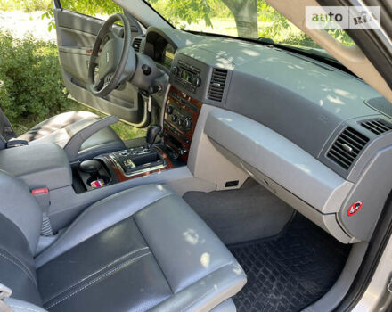 Сірий Джип Grand Cherokee, об'ємом двигуна 3 л та пробігом 215 тис. км за 11500 $, фото 12 на Automoto.ua
