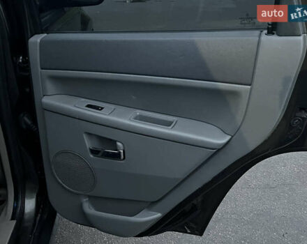 Серый Джип Гранд Чероки, объемом двигателя 3.7 л и пробегом 268 тыс. км за 6600 $, фото 33 на Automoto.ua