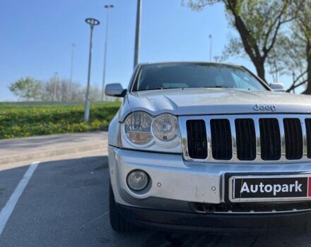 Сірий Джип Grand Cherokee, об'ємом двигуна 3 л та пробігом 286 тис. км за 9790 $, фото 2 на Automoto.ua