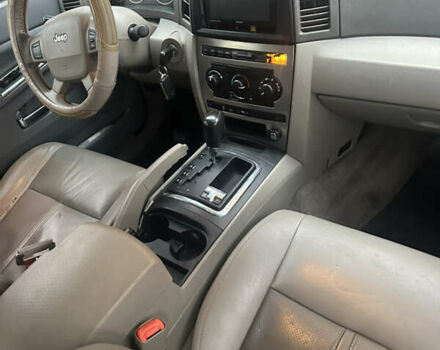 Серый Джип Гранд Чероки, объемом двигателя 4.7 л и пробегом 190 тыс. км за 8777 $, фото 9 на Automoto.ua