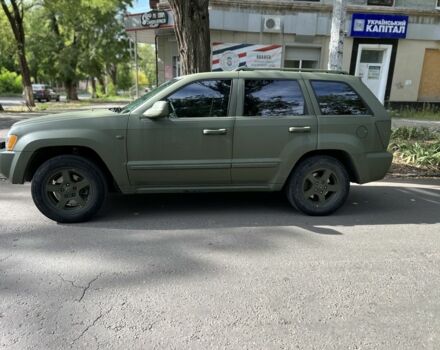 Джип Grand Cherokee 2005 у Краматорске на Automoto.ua Сірий Джип Grand Cherokee, об'ємом двигуна 3 л та пробігом 348 тис. км за 7500 $, фото 3 на Automoto.ua