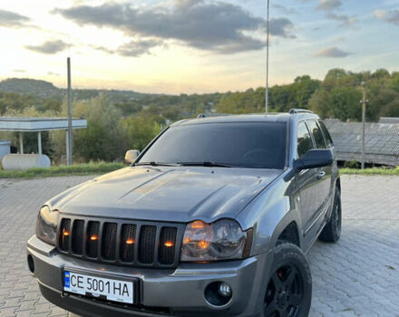 Серый Джип Гранд Чероки, объемом двигателя 2.99 л и пробегом 400 тыс. км за 11000 $, фото 2 на Automoto.ua