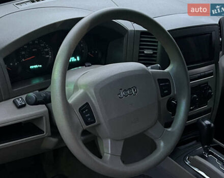 Серый Джип Гранд Чероки, объемом двигателя 3.7 л и пробегом 268 тыс. км за 6600 $, фото 30 на Automoto.ua